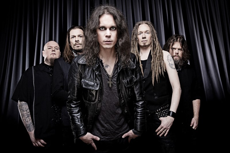 Ville Valo and the forgotten absolute of love. Portrait of the artist as a mirror in pieces